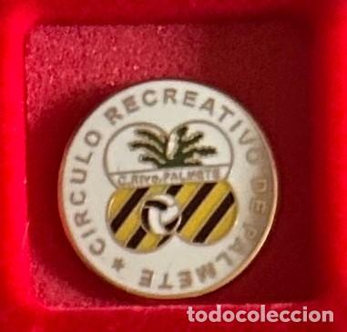 Collectionnisme sportif: Pin de futbol del Club CR Palmete Sevilla