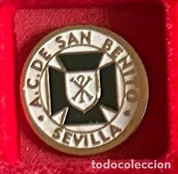 Collectionnisme sportif: Pin de futbol del Club ACDE San Benito Sevilla