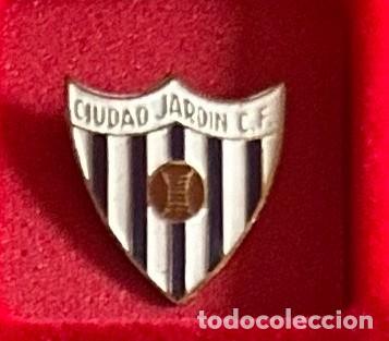 Collectionnisme sportif: Pin de futbol del Club CF Ciudad Jardin Sevilla