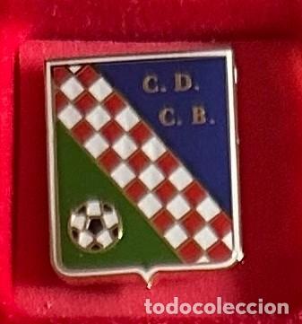 Sammelleidenschaft Sport: Pin de futbol del Club CD Casariche Balompedico Sevilla