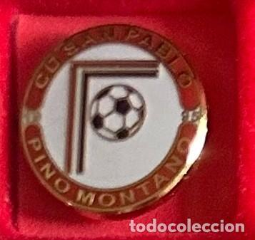 Collezionismo sportivo: Pin de futbol del Club CD San Pablo Pino Montano Sevilla