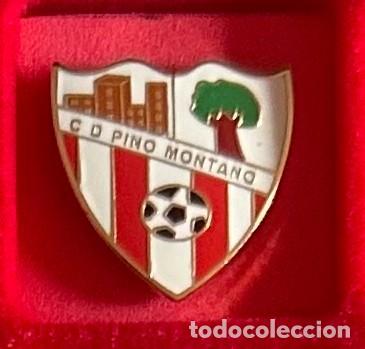 Collezionismo sportivo: Pin de futbol del Club CD Pino Montano Sevilla