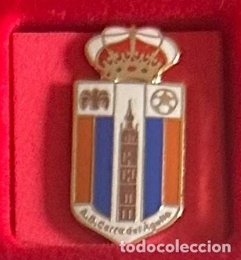 Coleccionismo deportivo: Pin de futbol del Club AD Cerro del Aguila Sevilla