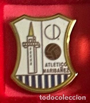 Sammelleidenschaft Sport: Pin de futbol del Club CD Atletico Mariba&ntilde;ez Sevilla