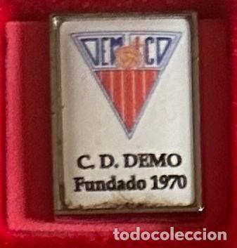 Sammelleidenschaft Sport: Pin de futbol del Club CD Demo Sevilla