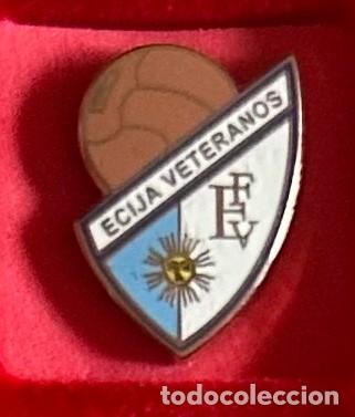Sammelleidenschaft Sport: Pin de futbol del Club Ecija Veteranos Sevilla