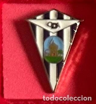 Sammelleidenschaft Sport: Pin de futbol del Club CD Aznalcollar Sevilla