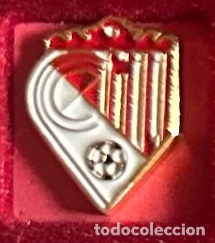 Sammelleidenschaft Sport: Pin de futbol del Club CE Hospitalet del Infant - Tarragona