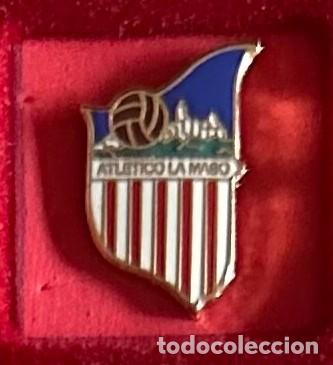 Collezionismo sportivo: Pin de futbol del Club Atletico La Maso - Tarragona