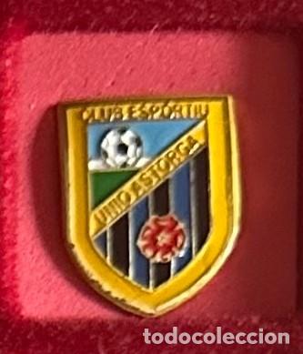Collezionismo sportivo: Pin de futbol del Club Unio Astorga CE - Reus - Tarragona