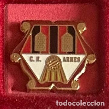 Collezionismo sportivo: Pin de futbol del Club CE Arnes - Tarragona