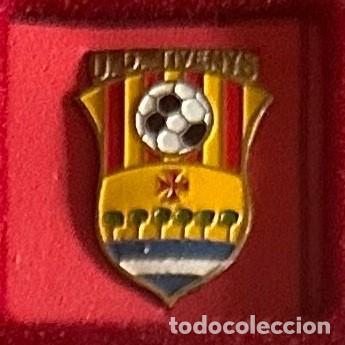 Collezionismo sportivo: Pin de futbol del Club UD Tivenys - Tarragona