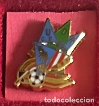 Collezionismo sportivo: Pin de futbol del Club UD Remolins Bitem Tortosa - Tarragona