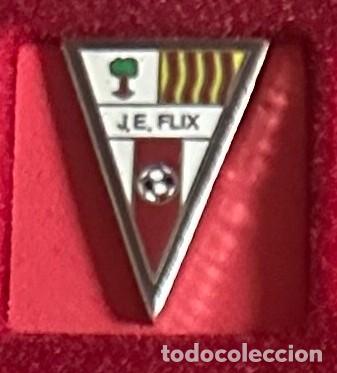 Collezionismo sportivo: Pin de futbol del Club JE Flix - Tarragona