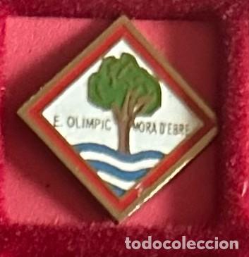 Collezionismo sportivo: Pin de futbol del Club CE Olimpic Mora D&acute;Ebre - Tarragona
