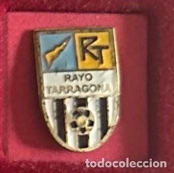 Collezionismo sportivo: Pin de futbol del Club Rayo Tarragona - Tarragona