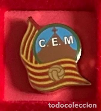 Sammelleidenschaft Sport: Pin de futbol del Club CE Montbrio - Montbrio del Camp - Tarragona