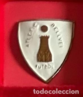 Sammelleidenschaft Sport: Pin de futbol del Club Atletic Bellvei - Tarragona