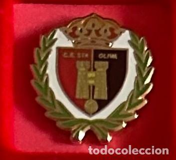 Collezionismo sportivo: Pin de futbol del Club CE Santa Oliva - Tarragona