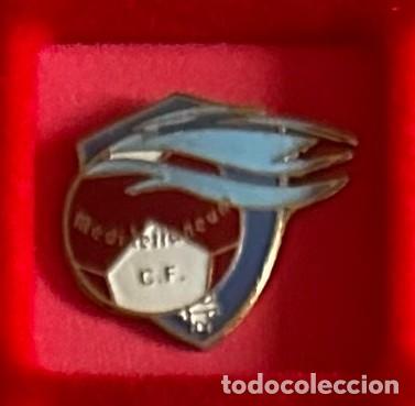 Collezionismo sportivo: Pin de futbol del Club CF Mediterranium - Tarragona