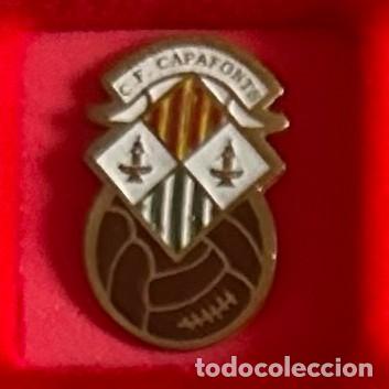 Collezionismo sportivo: Pin de futbol del Club CF Capafonts - Tarragona