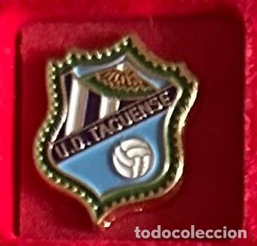 Collezionismo sportivo: Pin de futbol del Club UD Tacuense - Santa Cruz de Tenerife