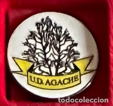 Collezionismo sportivo: Pin de futbol del Club UD Agache Guimar - Santa Cruz de Tenerife