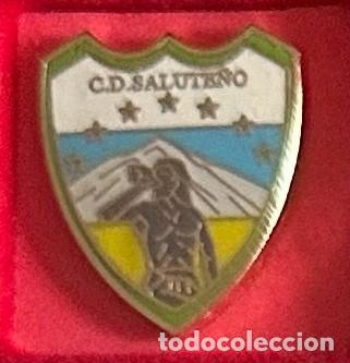 Sammelleidenschaft Sport: Pin de futbol del Club CD Salute&ntilde;o - Santa Cruz de Tenerife