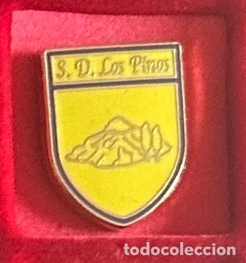 Collezionismo sportivo: Pin de futbol del Club SD Los Pinos - La Orotava - Santa Cruz de Tenerife
