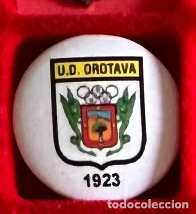 Collezionismo sportivo: Pin de futbol del Club UD Orotava - Santa Cruz de Tenerife