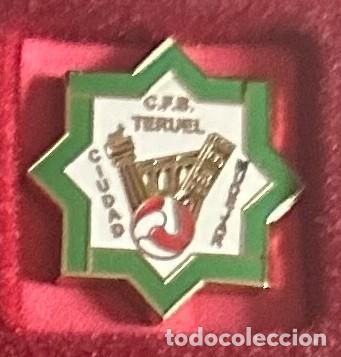 Collezionismo sportivo: Pin de futbol del Club CFS Teruel - Teruel