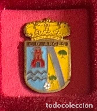 Collezionismo sportivo: Pin de futbol del Club CD Arges - Toledo