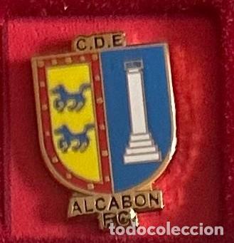 Collezionismo sportivo: Pin de futbol del Club CDE Alcabon FC - Toledo