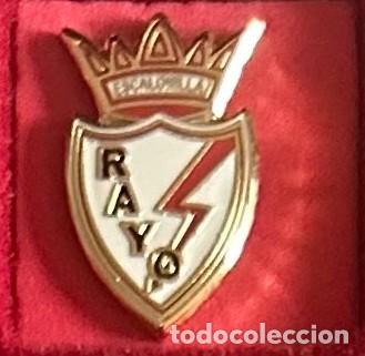 Collezionismo sportivo: Pin de futbol del Club F Rayo Escalonilla - Toledo