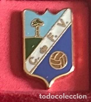Collezionismo sportivo: Pin de futbol del Club CD Villatobas - Toledo