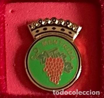 Collectionnisme sportif: Pin de futbol del Club CD Mentrida - Toledo