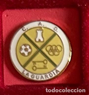 Collectionnisme sportif: Pin de futbol del Club AD La Guardia - Toledo