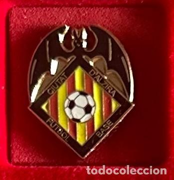 Collezionismo sportivo: Pin de futbol del Club Ciutat de Aizira - Valencia