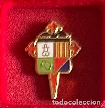 Collezionismo sportivo: Pin de futbol del Club CF Santiago - Valencia