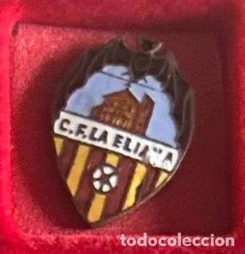 Collezionismo sportivo: Pin de futbol del Club CF La Eliana - Valencia