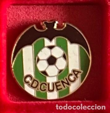Collezionismo sportivo: Pin de futbol del Club Cd Cuenca - Valencia