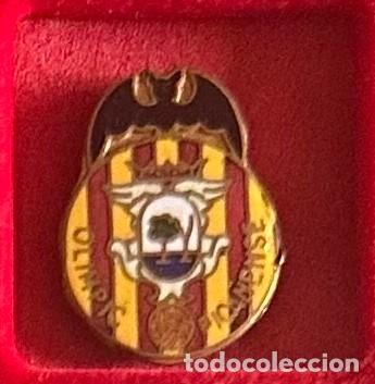 Collezionismo sportivo: Pin de futbol del Club Olimpic Pica&ntilde;ense - Picanya - Valencia