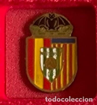 Collezionismo sportivo: Pin de futbol del Club CF Montserrat - Valencia