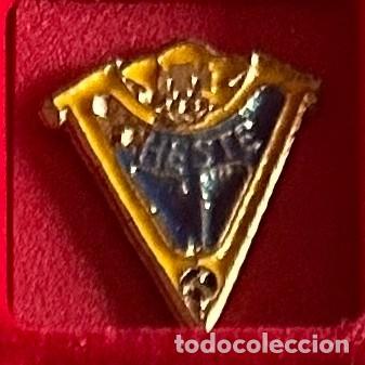 Collezionismo sportivo: Pin de futbol del Club CF Cheste - Valencia