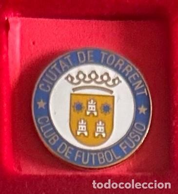 Collezionismo sportivo: Pin de futbol del Club CF Fusio Ciudad de Torrent - Valencia