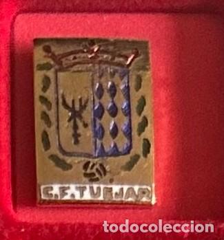Collezionismo sportivo: Pin de futbol del Club CF Tuejar - Valencia