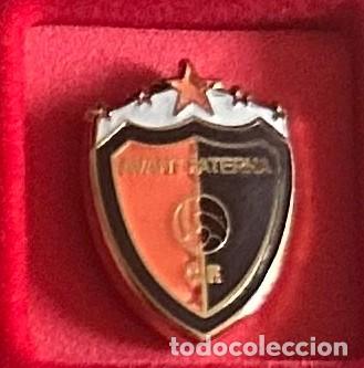 Collezionismo sportivo: Pin de futbol del Club Avant Paterna - Valencia