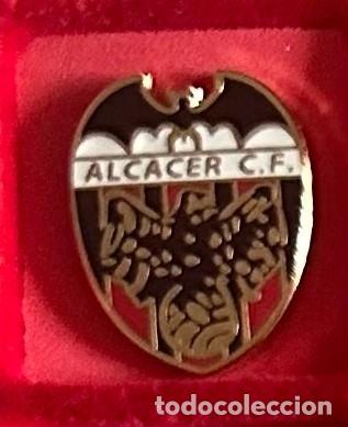 Collezionismo sportivo: Pin de futbol del Club CF Alcacer - Valencia