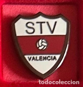 Collezionismo sportivo: Pin de futbol del Club CD Stuttgart Valencia - Beniparrell - Valencia