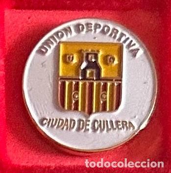 Collezionismo sportivo: Pin de futbol del Club UD Ciudad de Cullera - Valencia